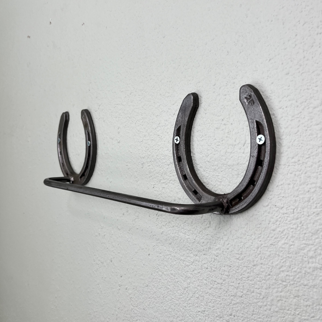 Horseshoe Towel Bar Hanger