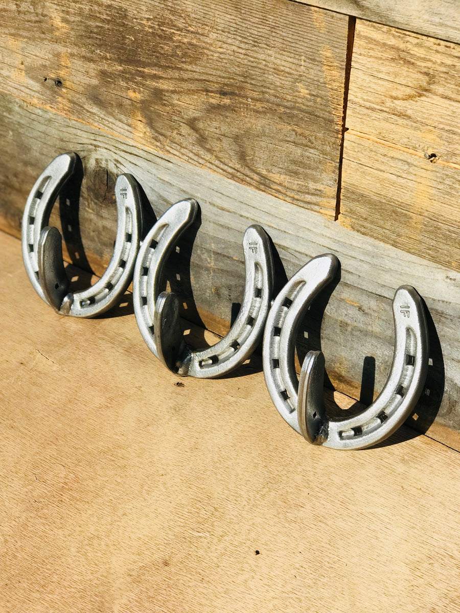 Rustic Horseshoe Three Mug Holder The Heritage