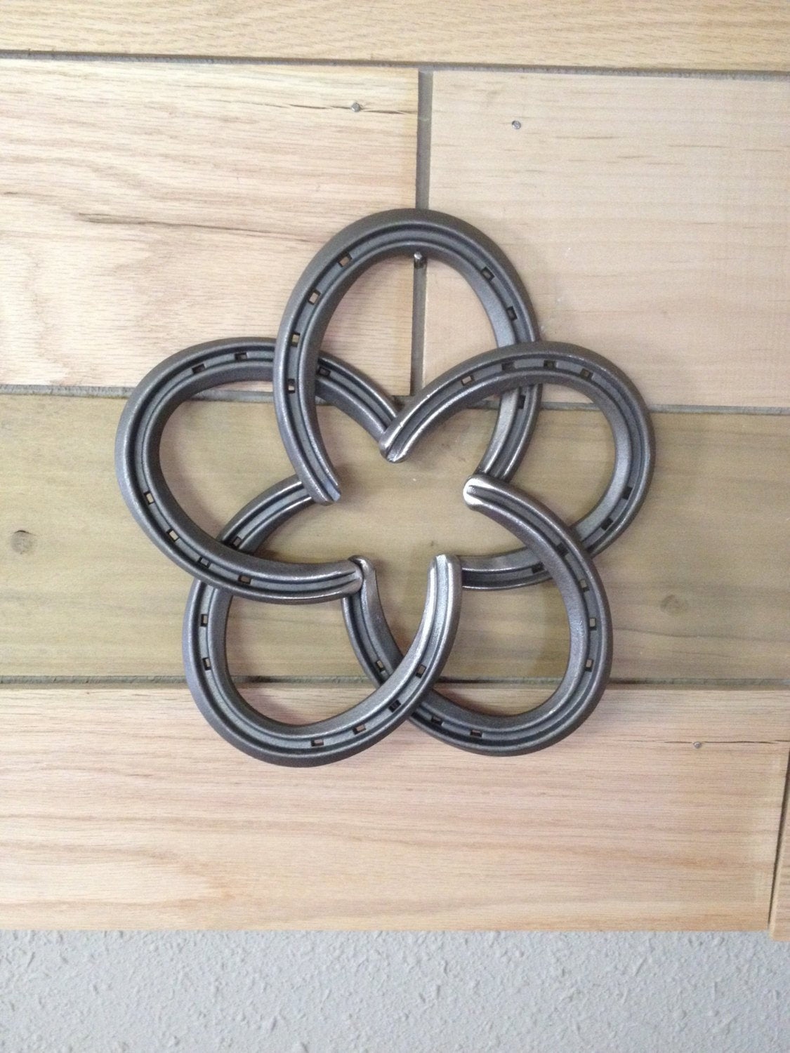 Rustic Horseshoe Star