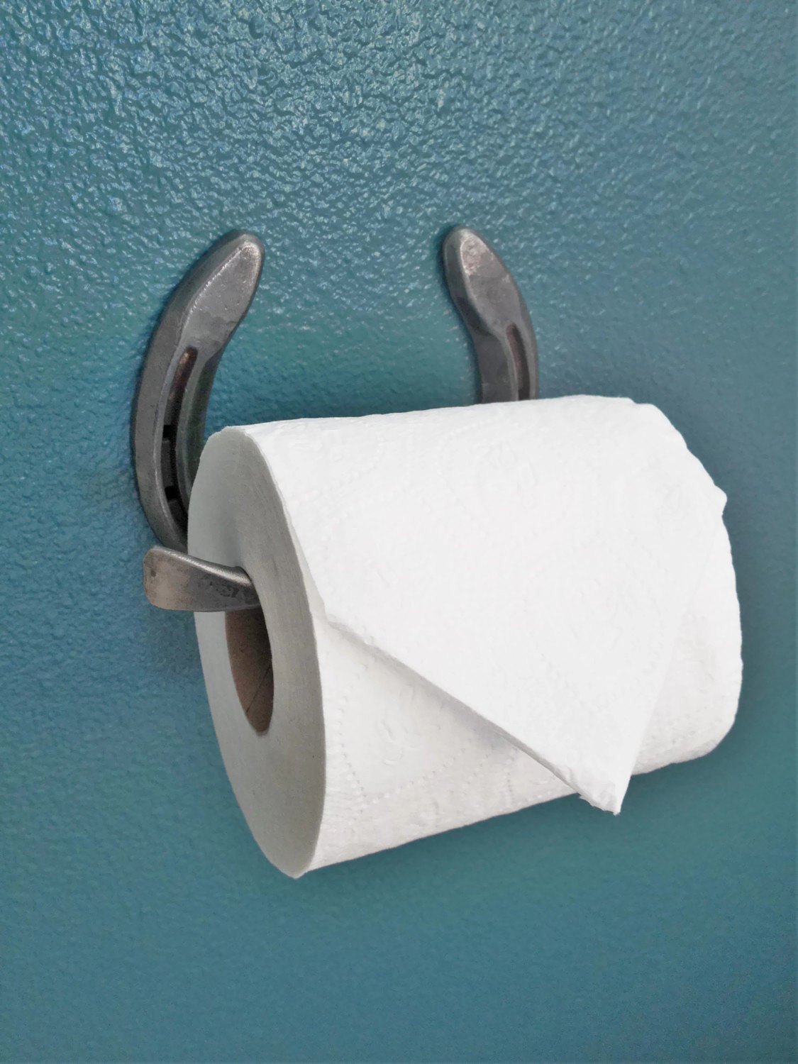 How to Make a Rustic Toilet Paper Holder